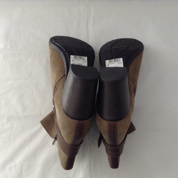 Clarks Womens Enfield Coco Olive Ankle Boot 10 M - Picture 6 of 9